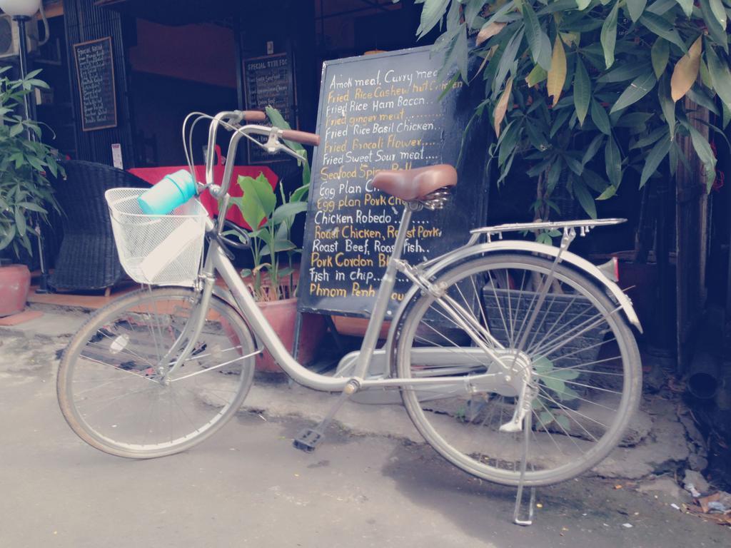 White River II Hostel Phnom Penh Exterior foto