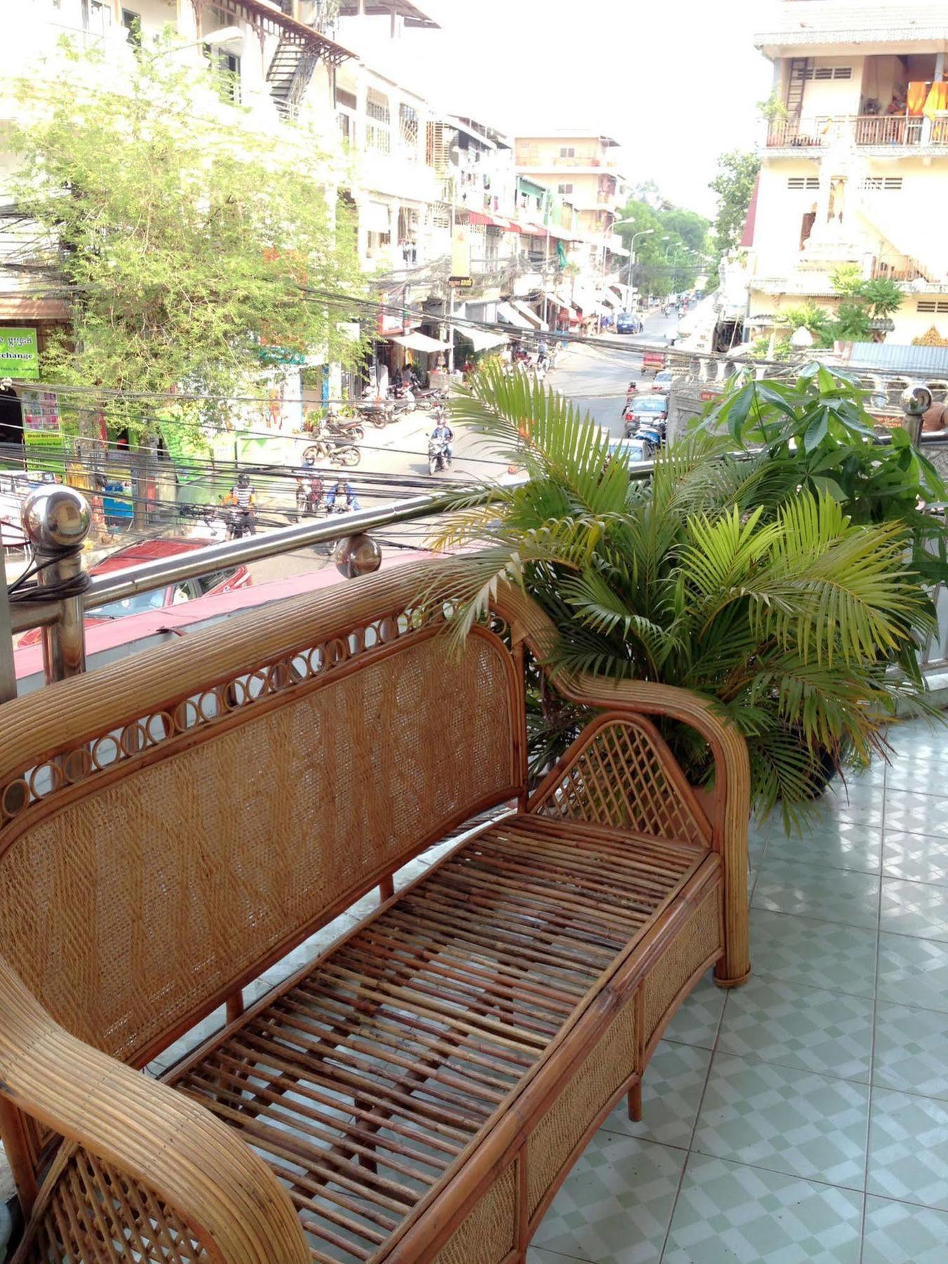 White River II Hostel Phnom Penh Exterior foto